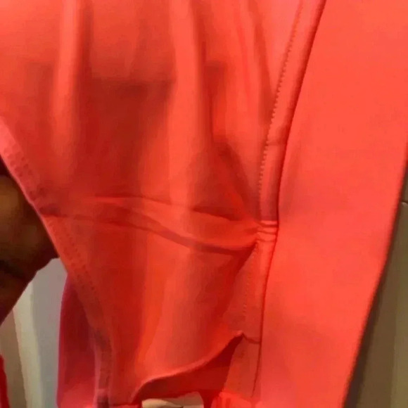 Athleta All Day Everyday Low impact V-neck,removable pads adjustable straps - Picture 6 of 8